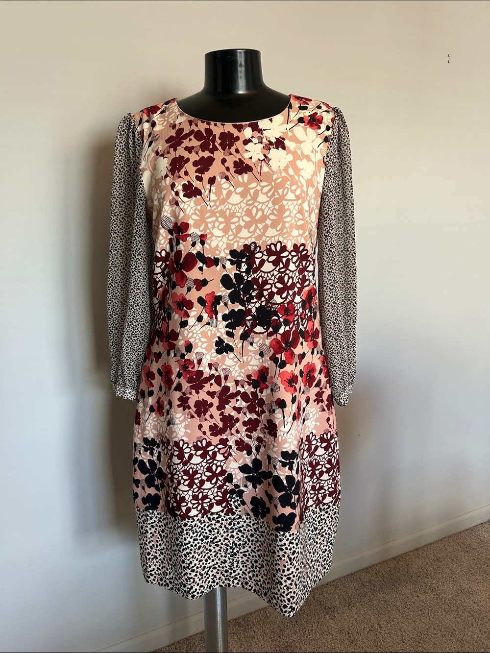 Karl Lagerfeld, sz 8, EUC, long sleeve sheath dress